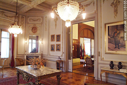 Interiores del Ministerio de Defensa Nacional - Departamento de Montevideo - URUGUAY. Foto No. 16165