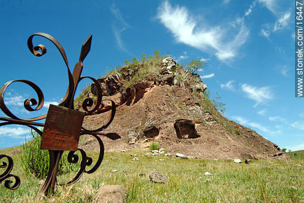 Native small hill, indian cementery. - Tacuarembo - URUGUAY. Photo #16447