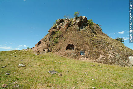 Native small hill, indian cementery. - Tacuarembo - URUGUAY. Photo #16450