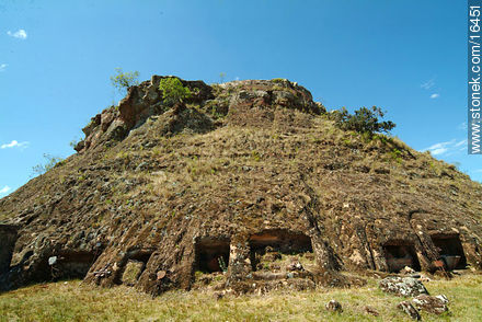 Native small hill, indian cementery. - Tacuarembo - URUGUAY. Photo #16451