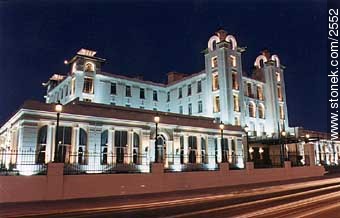 Sede Mercosur (ex-Parque Hotel) - Departamento de Montevideo - URUGUAY. Foto No. 2552