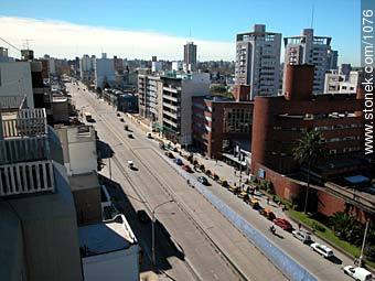 Av. 8 de Octubre hacia el este. - Departamento de Montevideo - URUGUAY. Foto No. 1076