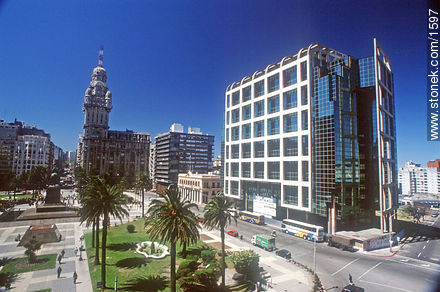 Plaza Independencia - Department of Montevideo - URUGUAY. Photo #1597