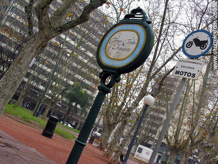 Plaza Constitución o Matriz - Departamento de Montevideo - URUGUAY. Foto No. 26552