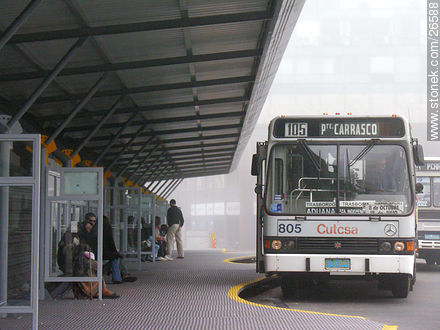 Bus station in Independence square (2005) - Department of Montevideo - URUGUAY. Photo #26588