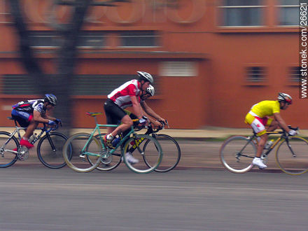 Ciclistas - Departamento de Montevideo - URUGUAY. Foto No. 26621