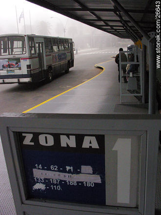 Bus station in Independence square (2005) - Department of Montevideo - URUGUAY. Photo #26643