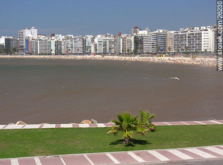 Playa y rambla Pocitos - Departamento de Montevideo - URUGUAY. Foto No. 26230