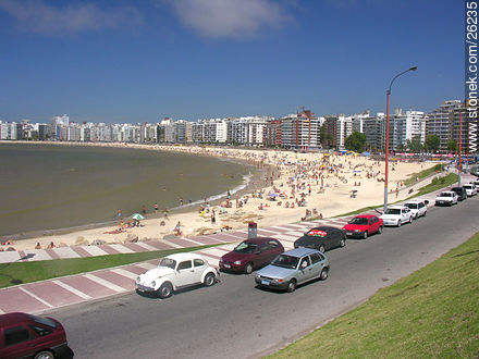 Playa y rambla Pocitos - Departamento de Montevideo - URUGUAY. Foto No. 26235