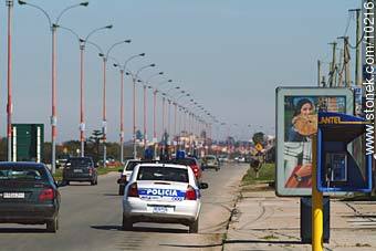 Patrulla policial en la rambla - Departamento de Montevideo - URUGUAY. Foto No. 10216