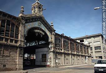 Mercado Agrícola en 2004 - Departamento de Montevideo - URUGUAY. Foto No. 10196