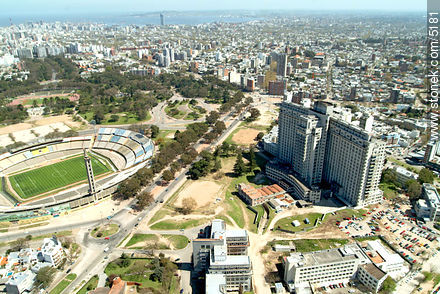 Parque Batlle, Hospital de Clínicas, Av Italia, Estadio Centenario - Departamento de Montevideo - URUGUAY. Foto No. 5181