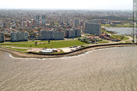 Pocitos. - Department of Montevideo - URUGUAY. Photo #5319