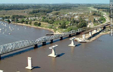 Route 1. Bridge over Santa Lucia river. - Department of Montevideo - URUGUAY. Photo #5343