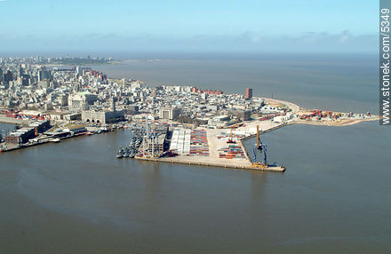 Muelles del puerto de Montevideo  - Departamento de Montevideo - URUGUAY. Foto No. 5349