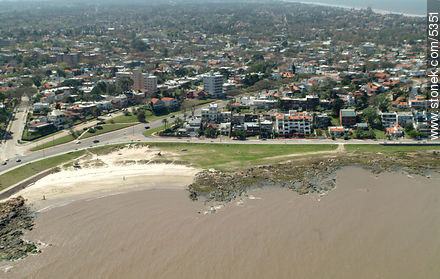 Punta Gorda. Playa Honda y la de los ingleses. Rambla O'Higgins y Coimbra. - Departamento de Montevideo - URUGUAY. Foto No. 5351