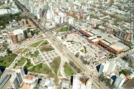 Tres Cruces. Artigas Boulevard. - Department of Montevideo - URUGUAY. Foto No. 5125