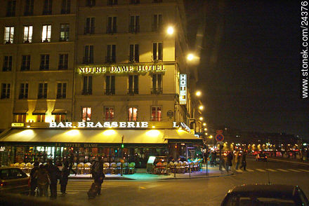 Notre Dame Hotel.  - París - FRANCIA. Foto No. 24376