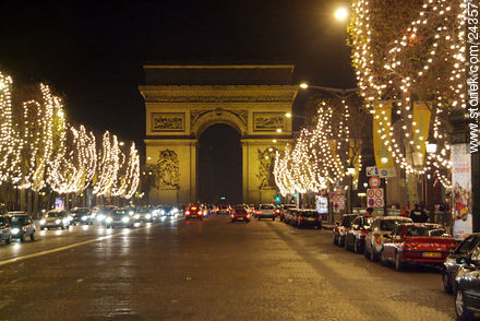 Champs Elysées. Arc du Triomphe - París - FRANCIA. Foto No. 24357