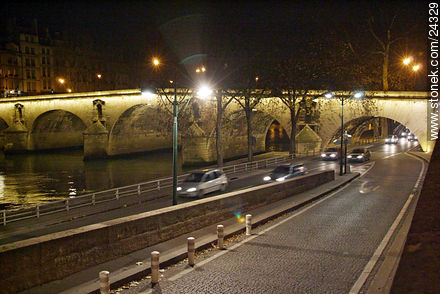 Pont Neuf. Voie G. Pompidou - París - FRANCIA. Foto No. 24329