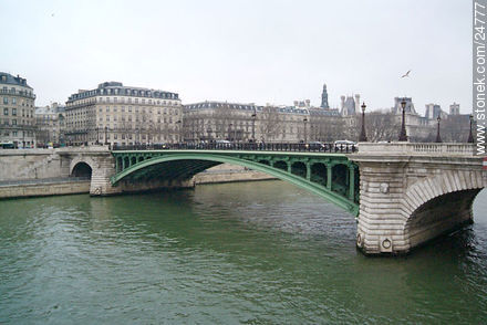 Pont Notre Dame - París - FRANCIA. Foto No. 24777