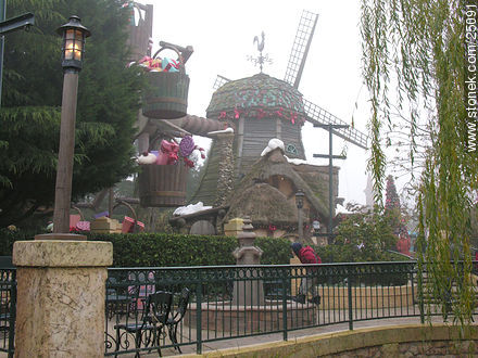 Molino en Eurodisney - París - FRANCIA. Foto No. 25091