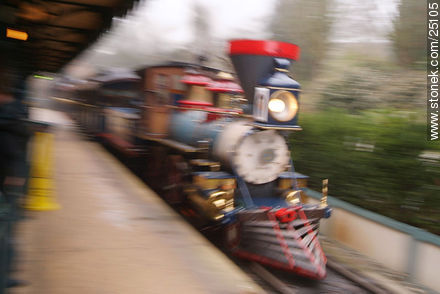Tren de paseo en Eurodisney - París - FRANCIA. Foto No. 25105