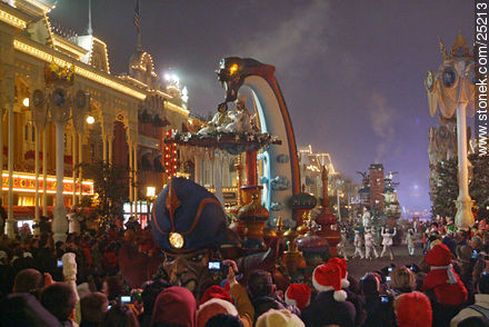 Desfile de Navidad en Eurodisney - París - FRANCIA. Foto No. 25213