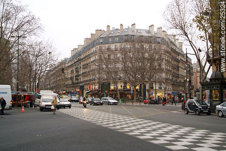 Bd. St. Germain (diagonal izq.), rue Lagrange (diagonal derecha) - París - FRANCIA. Foto No. 25324