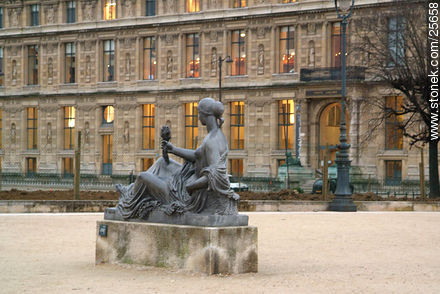 Musée du Louvre - París - FRANCIA. Foto No. 25658
