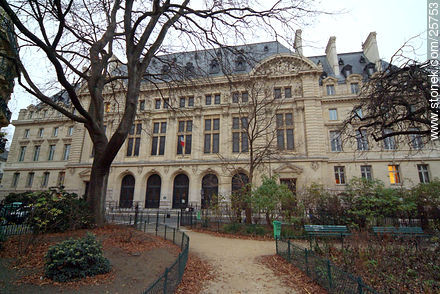 Lateral de la Sorbona de Paris. Rue des Écoles - París - FRANCIA. Foto No. 25753