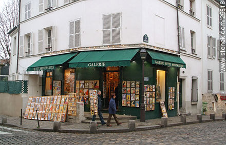 Rue Norvins. Rue des Salues - Paris - FRANCE. Photo #25818