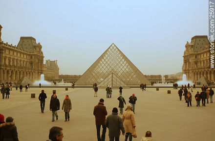 Musée du Louvre - París - FRANCIA. Foto No. 25917