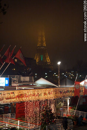 Bateau Mouche. Tour Eiffel - Paris - FRANCE. Foto No. 26026