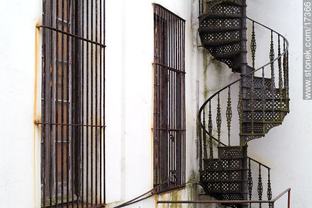 Escalera caracol en el Cabildo - Departamento de Montevideo - URUGUAY. Foto No. 17366