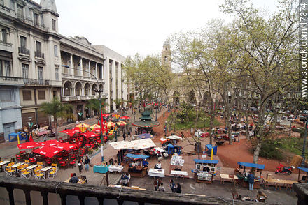 Vista desde los balcones del Cabildo. Plaza Constitución - Departamento de Montevideo - URUGUAY. Foto No. 17374