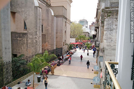 Peatonal Sarandí - Departamento de Montevideo - URUGUAY. Foto No. 17382