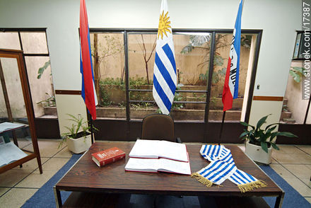 Oficina del Registro Civil - Departamento de Montevideo - URUGUAY. Foto No. 17387