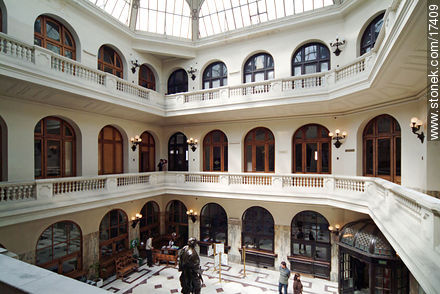 Interior del Correo Central. - Departamento de Montevideo - URUGUAY. Foto No. 17409