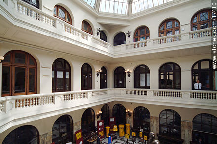 Interiores del Correo Central. - Departamento de Montevideo - URUGUAY. Foto No. 17410
