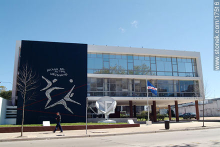 Sede del Club Nacional de Fútbol en la Av. 8 de Octubre - Departamento de Montevideo - URUGUAY. Foto No. 17516