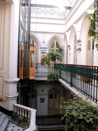 Interior de la Junta Departamental de Montevideo - Departamento de Montevideo - URUGUAY. Foto No. 2049