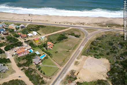 Punta Piedras. Ruta 10 y 104 - Punta del Este y balnearios cercanos - URUGUAY. Foto No. 20994