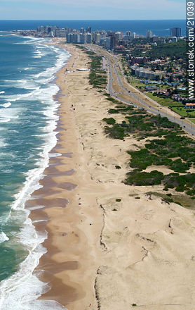 Playa Brava - Punta del Este y balnearios cercanos - URUGUAY. Foto No. 21039