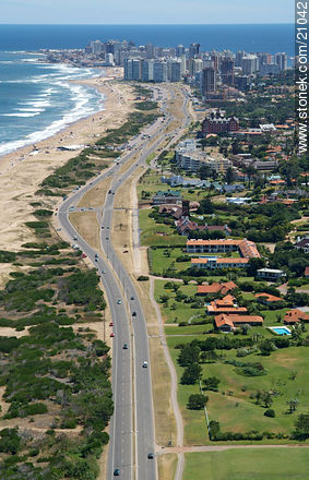Rambla Lorenzo Batlle Pacheco (promenade) - Punta del Este and its near resorts - URUGUAY. Photo #21042