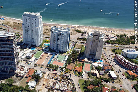 Millenium, Coral y Beverly Towers - Punta del Este y balnearios cercanos - URUGUAY. Foto No. 21205