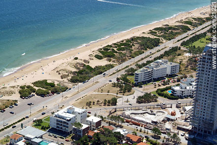 Rambla Williman, playa Mansa - Punta del Este y balnearios cercanos - URUGUAY. Foto No. 21221