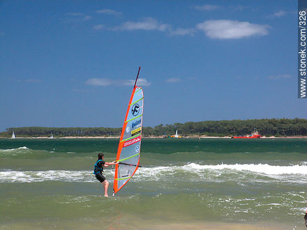 Wind surf - Punta del Este y balnearios cercanos - URUGUAY. Foto No. 326