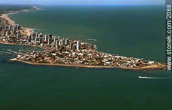 Vista hacia el este - Punta del Este y balnearios cercanos - URUGUAY. Foto No. 2088