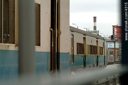 Tren en Estación Antel - Departamento de Montevideo - URUGUAY. Foto No. 4315